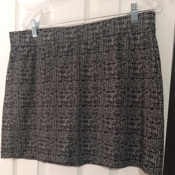 APT 9 Business Mini Skirt, Stretch with Zipper Back Large - Picture 1 of 4